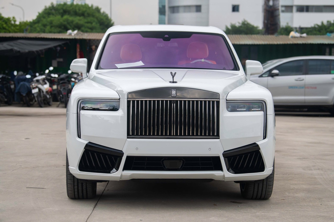 Cận cảnh Rolls-Royce Cullinan Black Badge 2025 đầu tiên về Việt Nam- Ảnh 5.